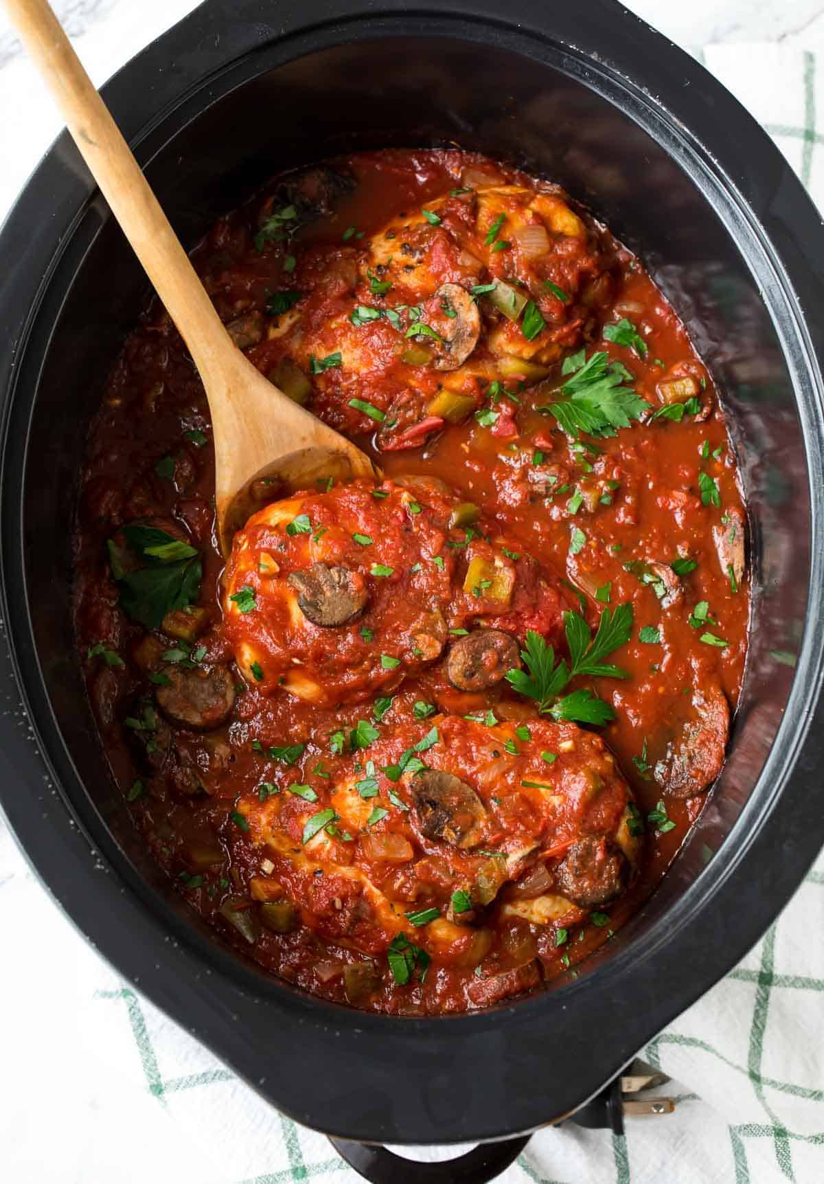 Restaurant-Quality Slow Cooker Chicken Cacciatore Made Easy