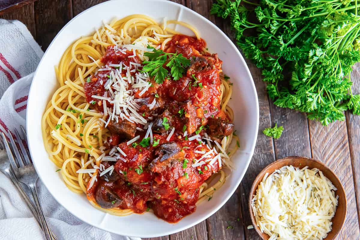 Tender Slow Cooker Chicken Cacciatore: Your Go-To Cozy Recipe